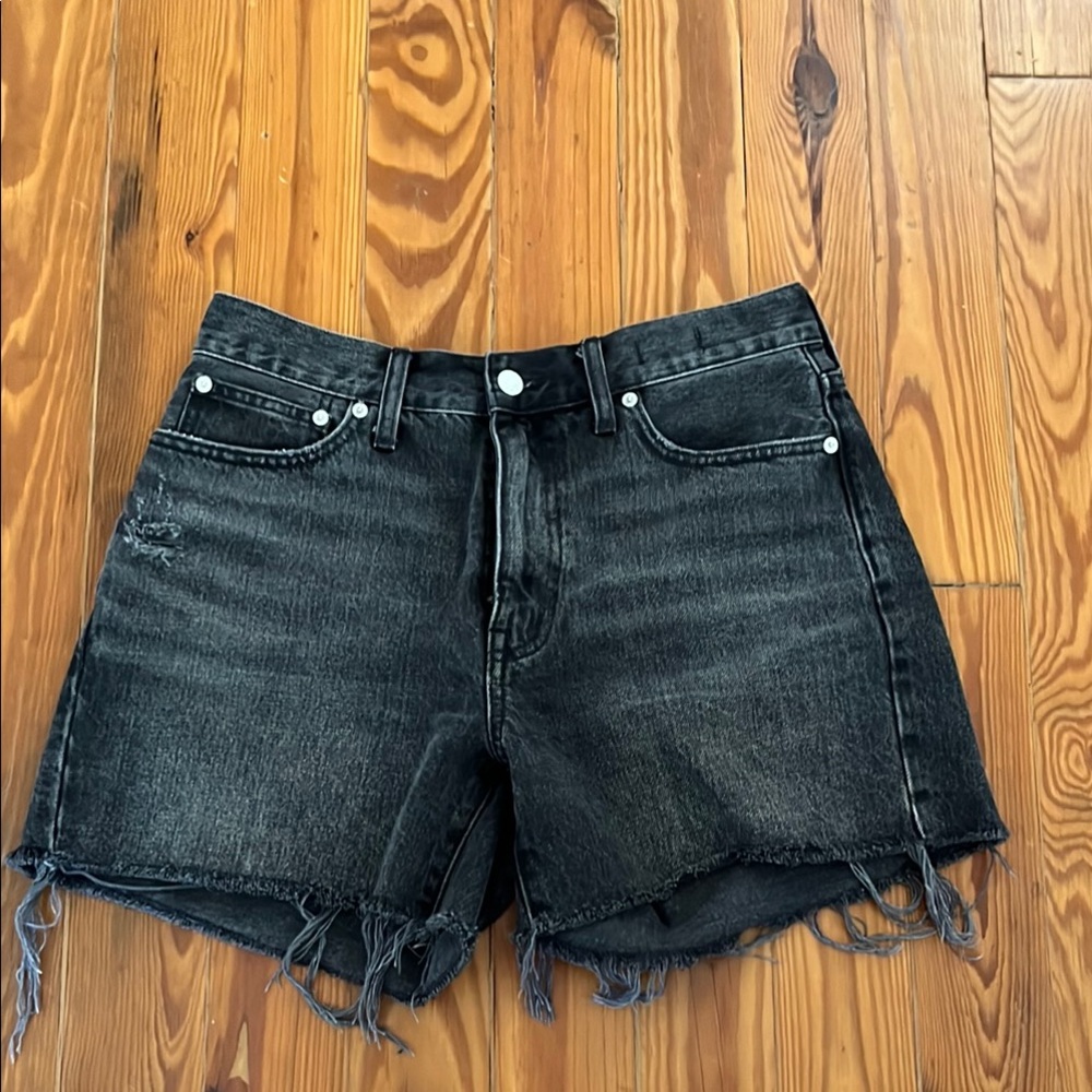 Madewell size 27 Black Relaxed Mid-length Denim Distressed Women’s Shorts